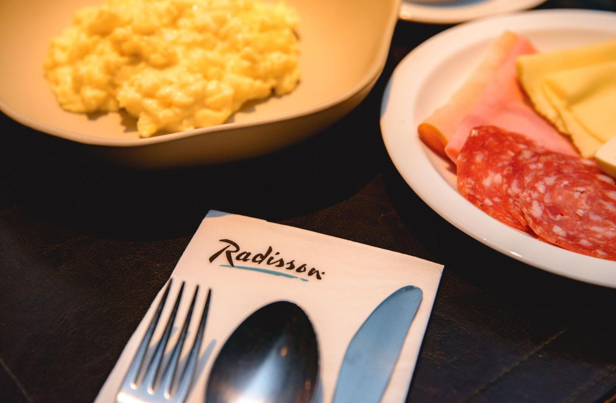 Radisson Alphaville Barueri Zewnętrze zdjęcie A Radisson hotel breakfast