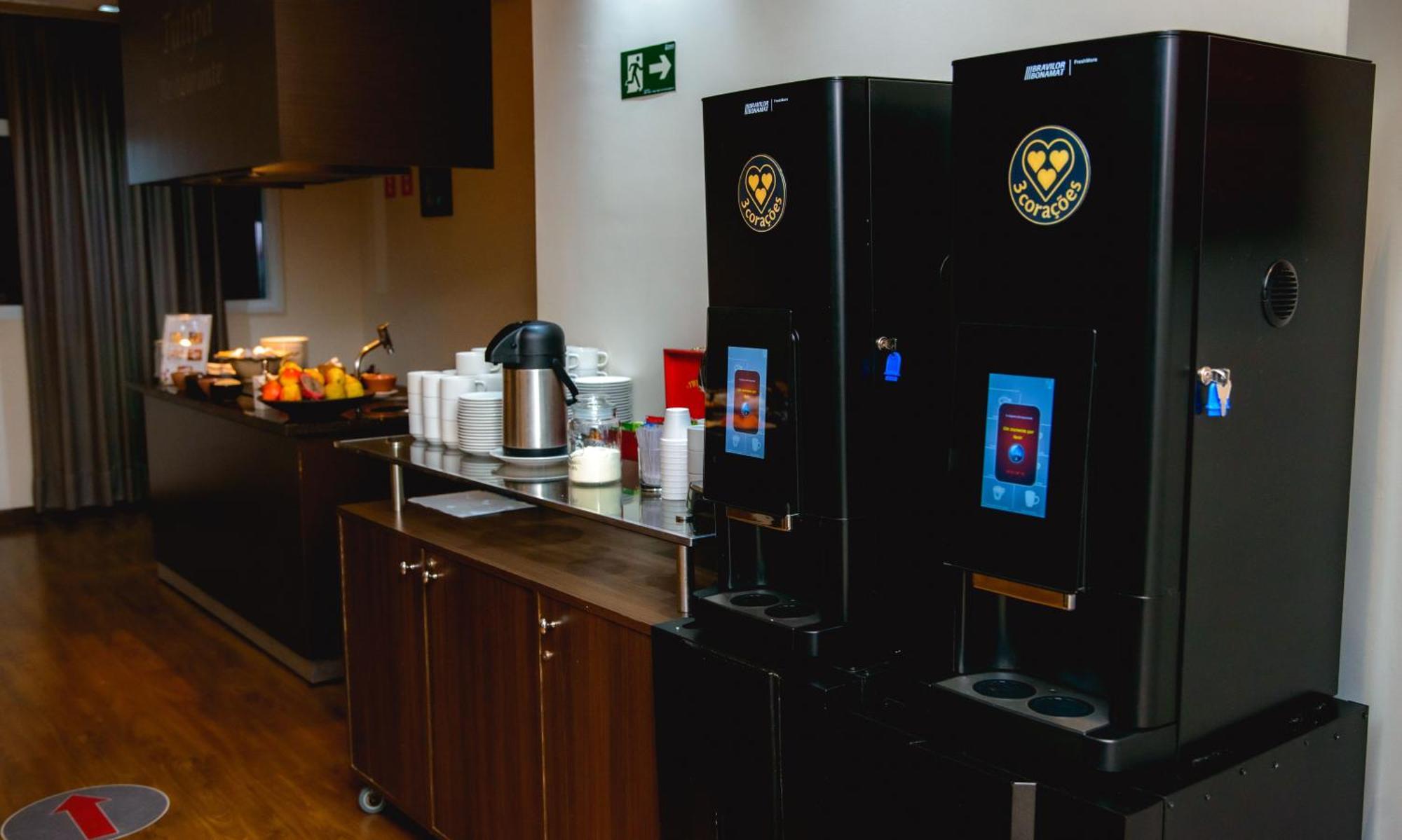 Radisson Alphaville Barueri Zewnętrze zdjęcie A coffee machine