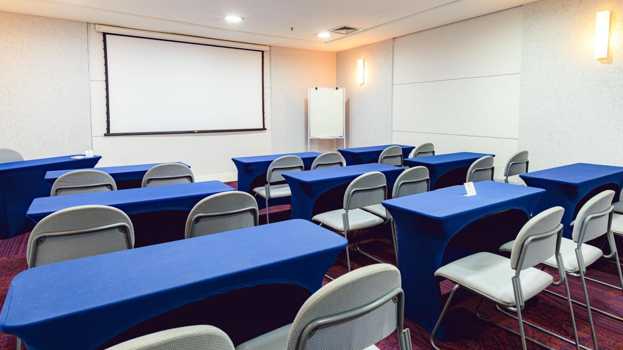 Radisson Alphaville Barueri Zewnętrze zdjęcie A typical classroom
