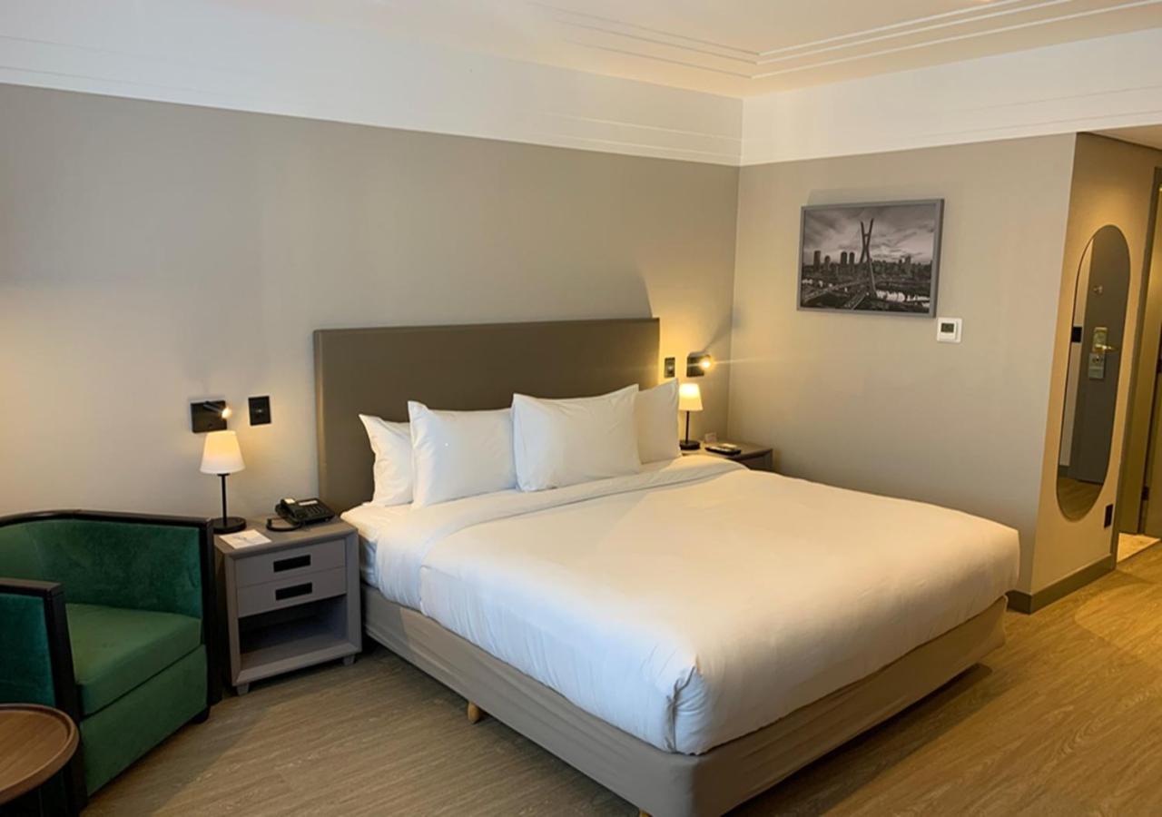Radisson Alphaville Barueri Zewnętrze zdjęcie A room at the hotel