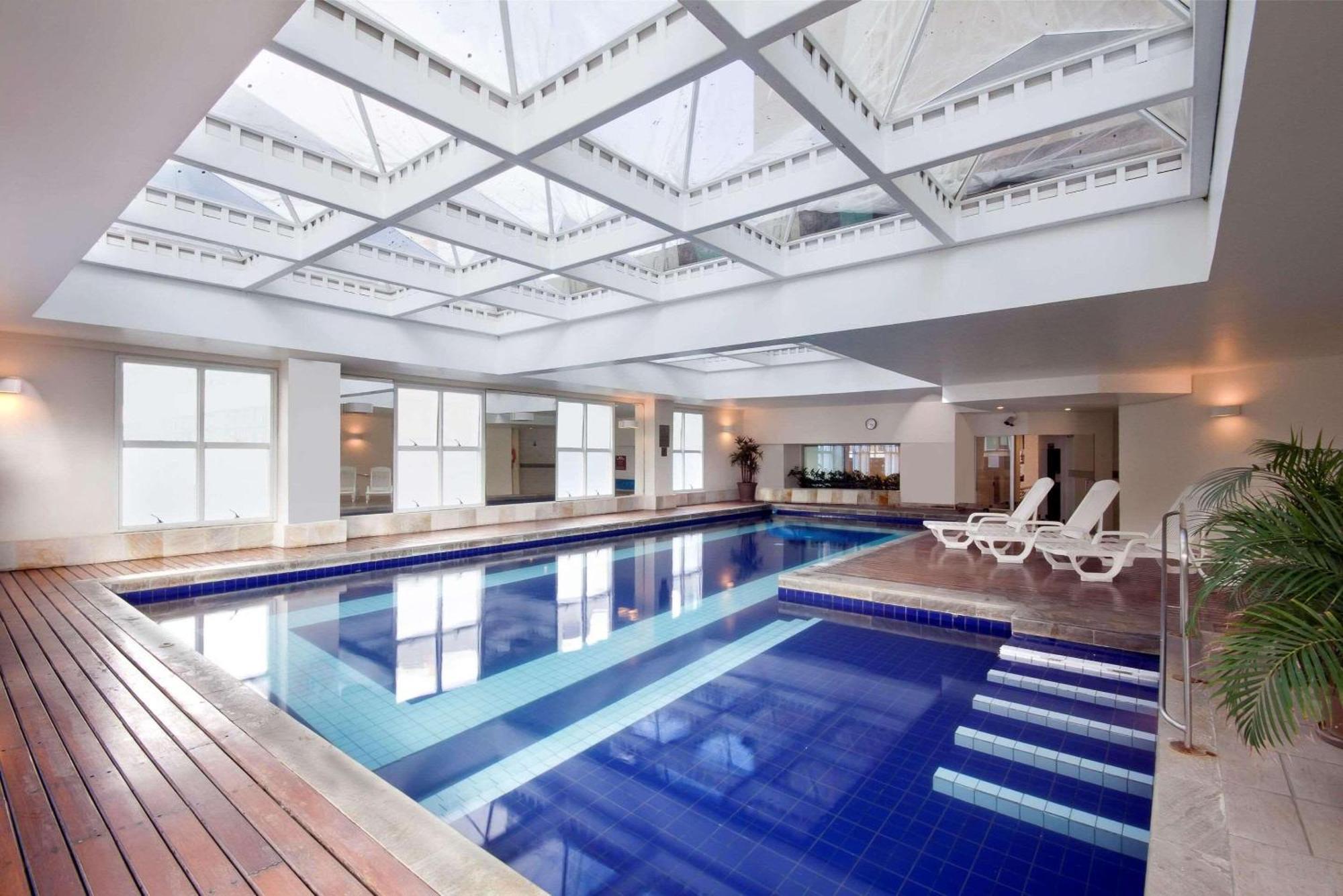 Radisson Alphaville Barueri Zewnętrze zdjęcie The pool at the hotel